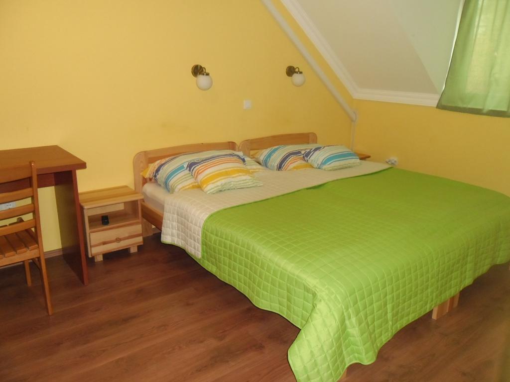 Attila Vendeghaz Tapioszentmarton Hotel Bagian luar foto