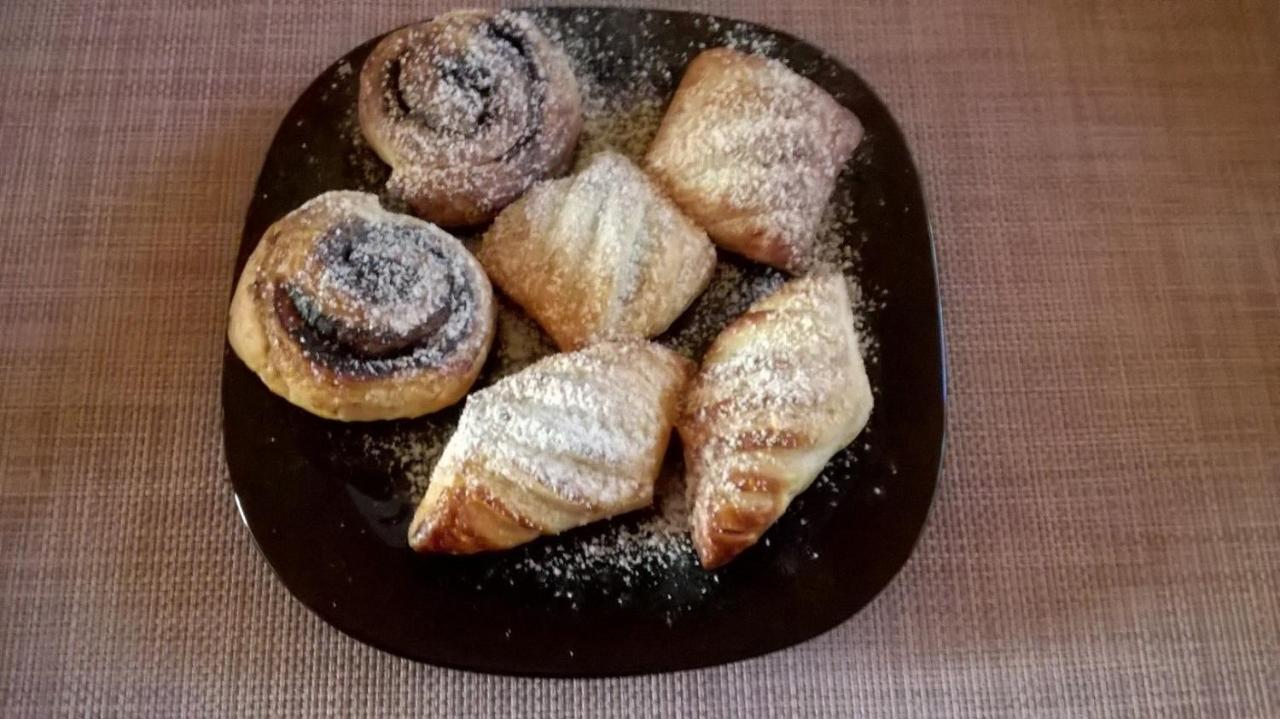 Attila Vendeghaz Tapioszentmarton Hotel Bagian luar foto